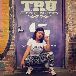 Meet your Posher, Camille